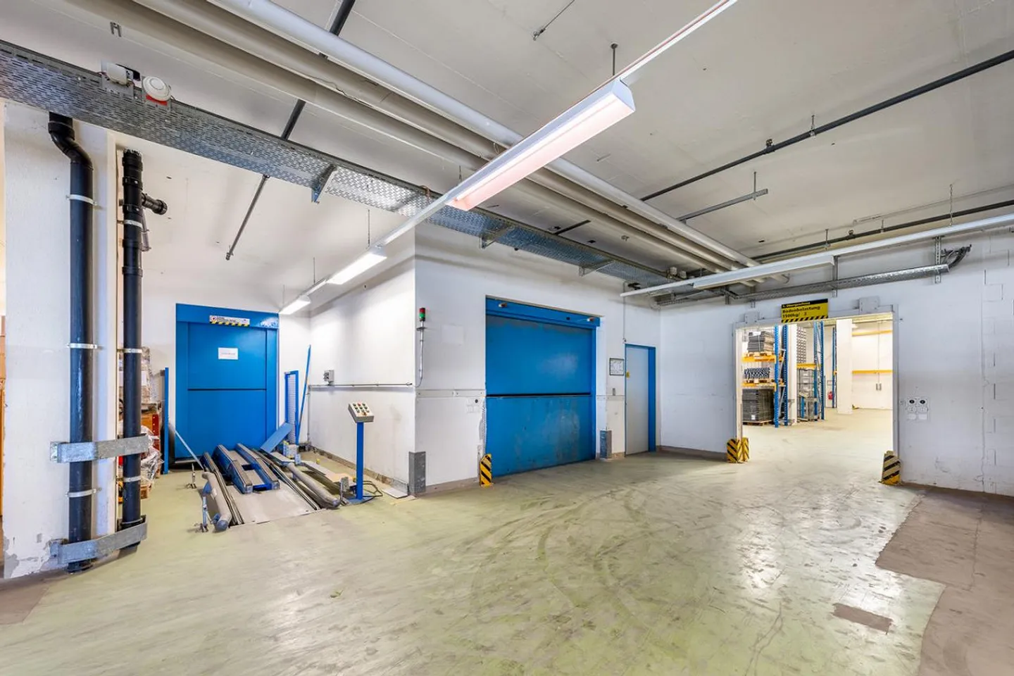 Up to 20,000m² attractive storage & logistics spaces available from 2028 - Photo 18 of 23
