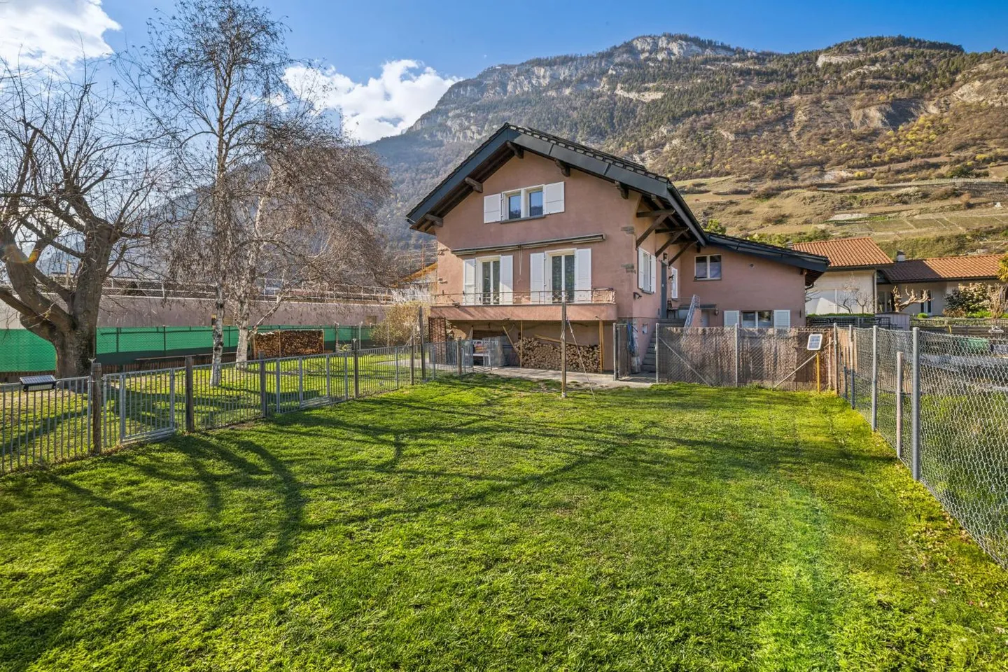 Charmantes Reihenhaus in Saillon - Foto 1 von 13