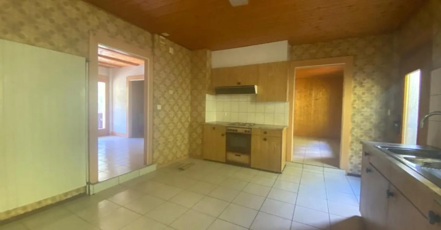 3,5-Zimmer-Wohnung im 1. Stock zur Miete in St-Ursanne - Foto 2 von 11