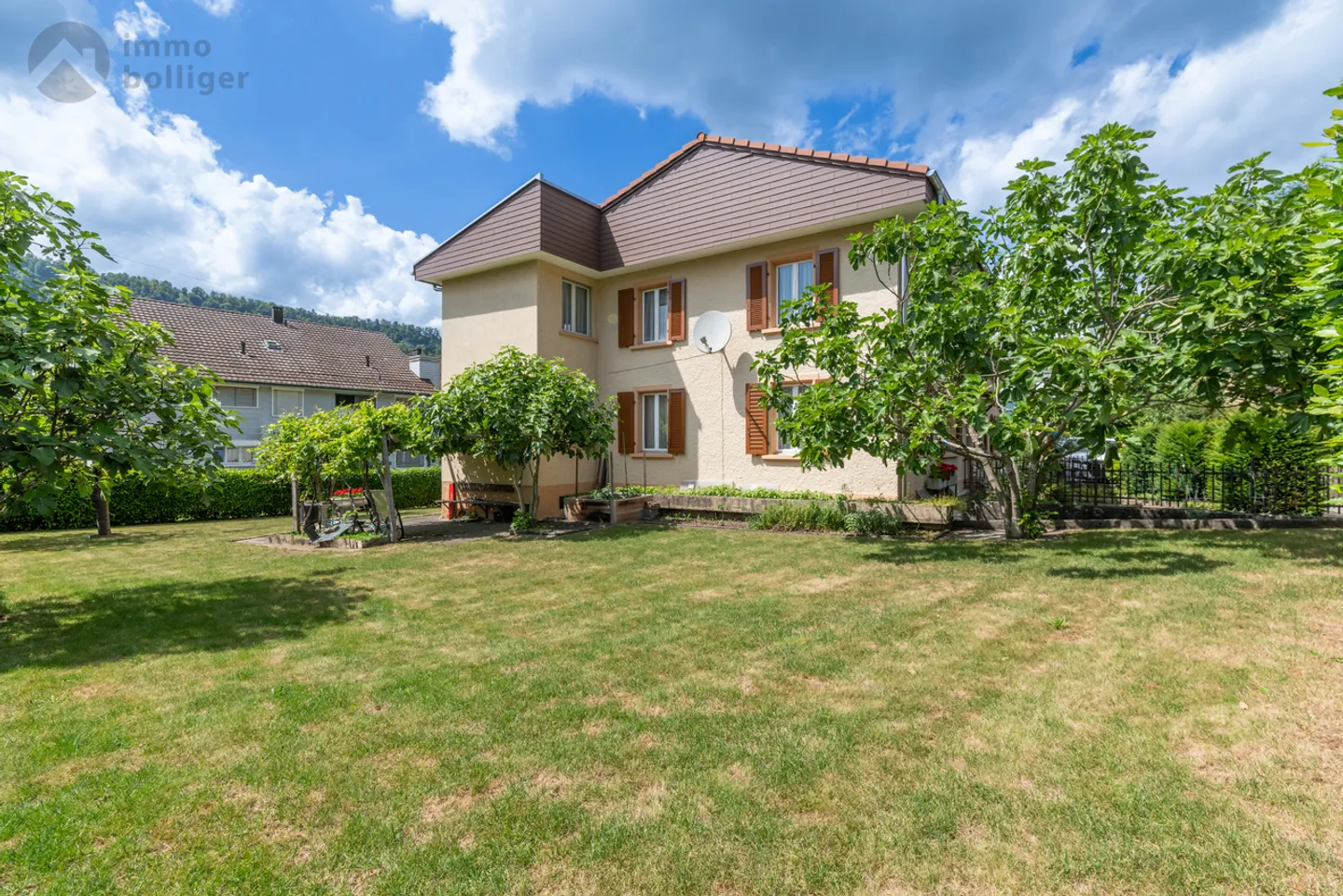 Opportunità 2-in-1: La tua casa multigenerazionale con 2 unità - Foto 1 di 16