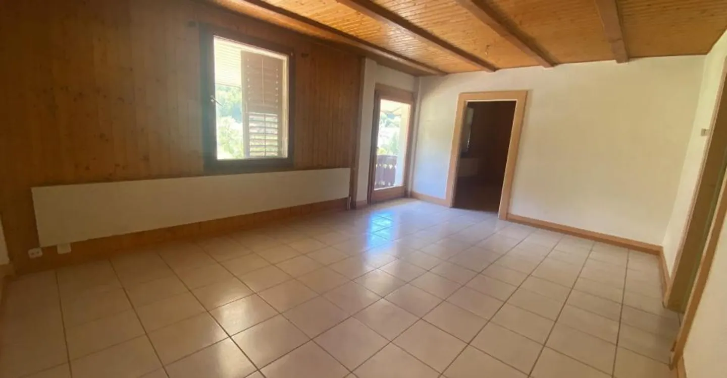 3,5-Zimmer-Wohnung im 1. Stock zur Miete in St-Ursanne - Foto 4 von 11
