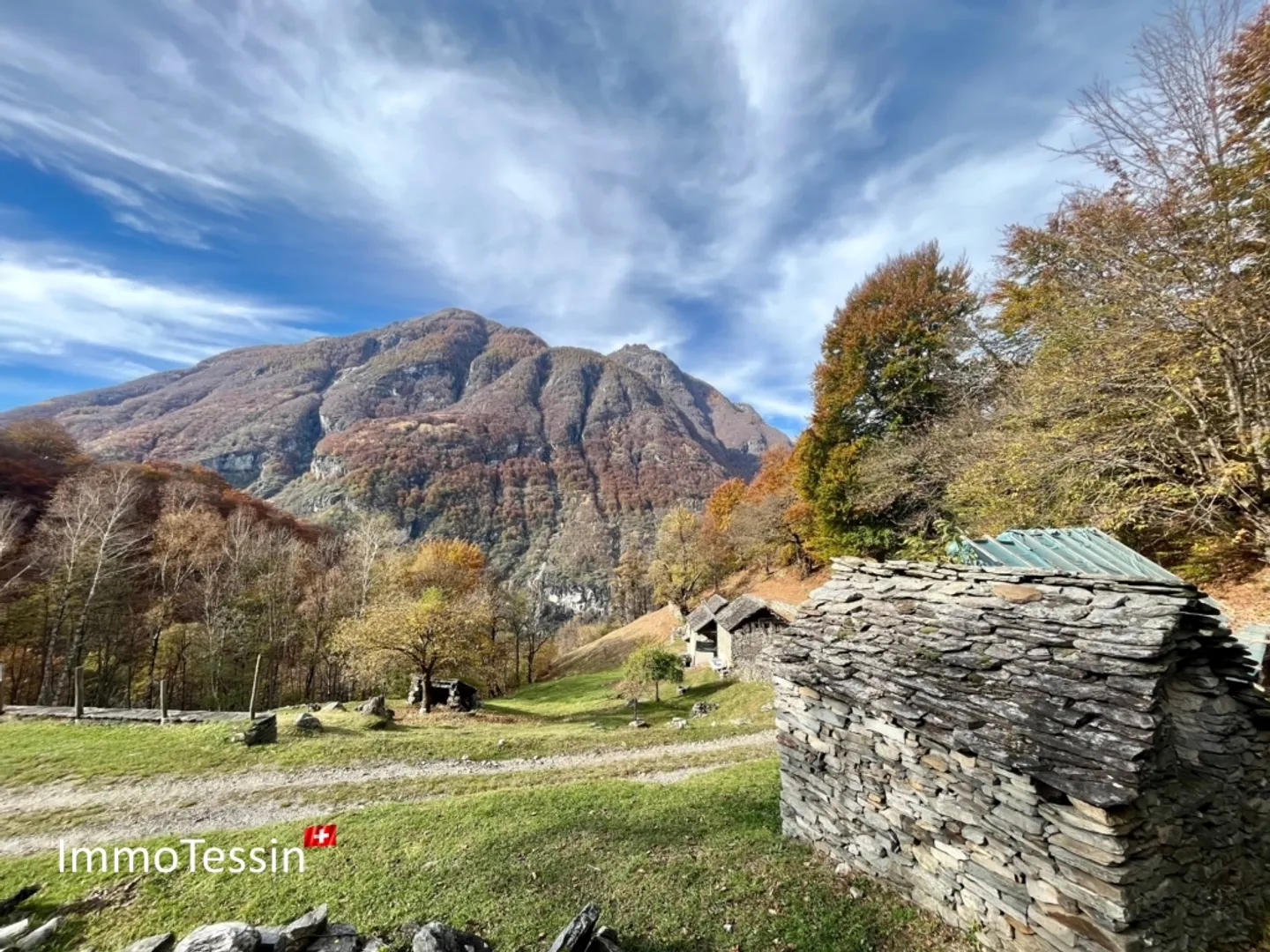Il tuo sogno rustico a Maggiatal con permesso di costruzione - Foto 1 di 13