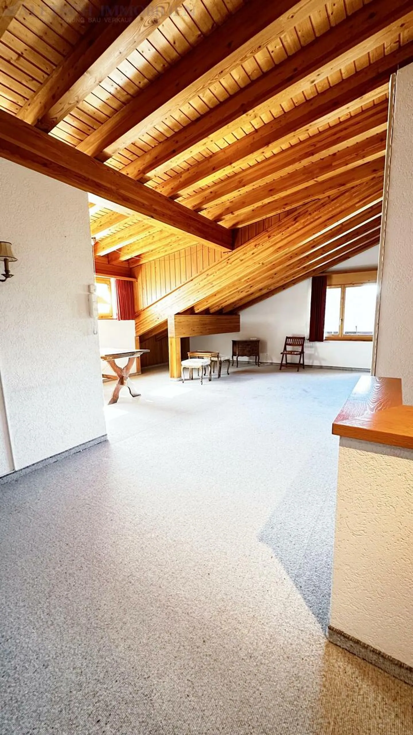 In vendita, appartamento mansardato di 3,5 locali a Leukerbad / VS - Foto 3 di 6