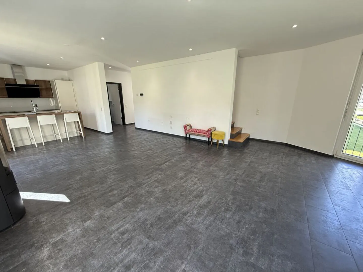 6-Zimmer-Einfamilienhaus mit Garten und Schwimmbad - Foto 5 von 9