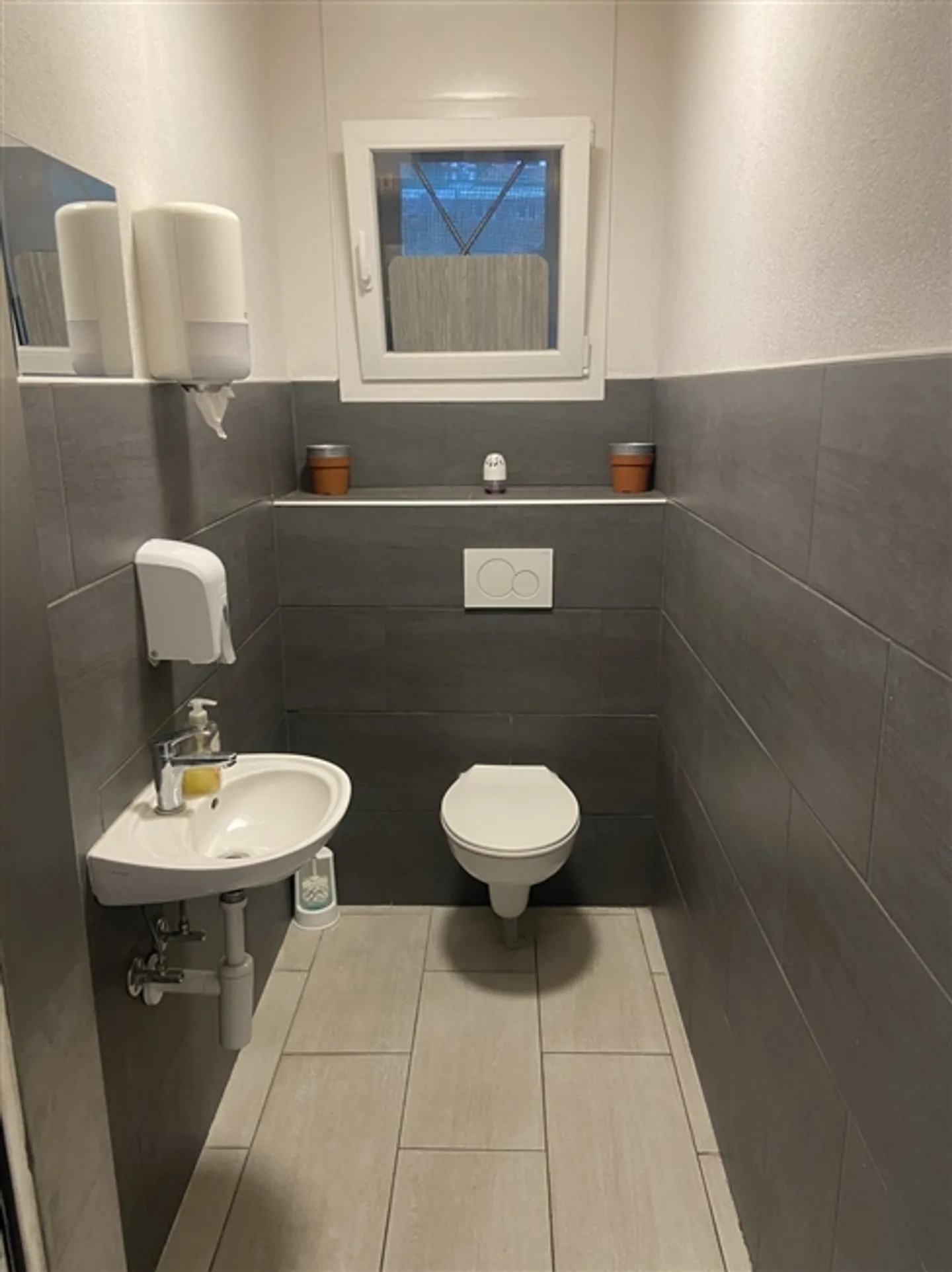 «Shop an exklusiver Lage» - Photo 5 of 7