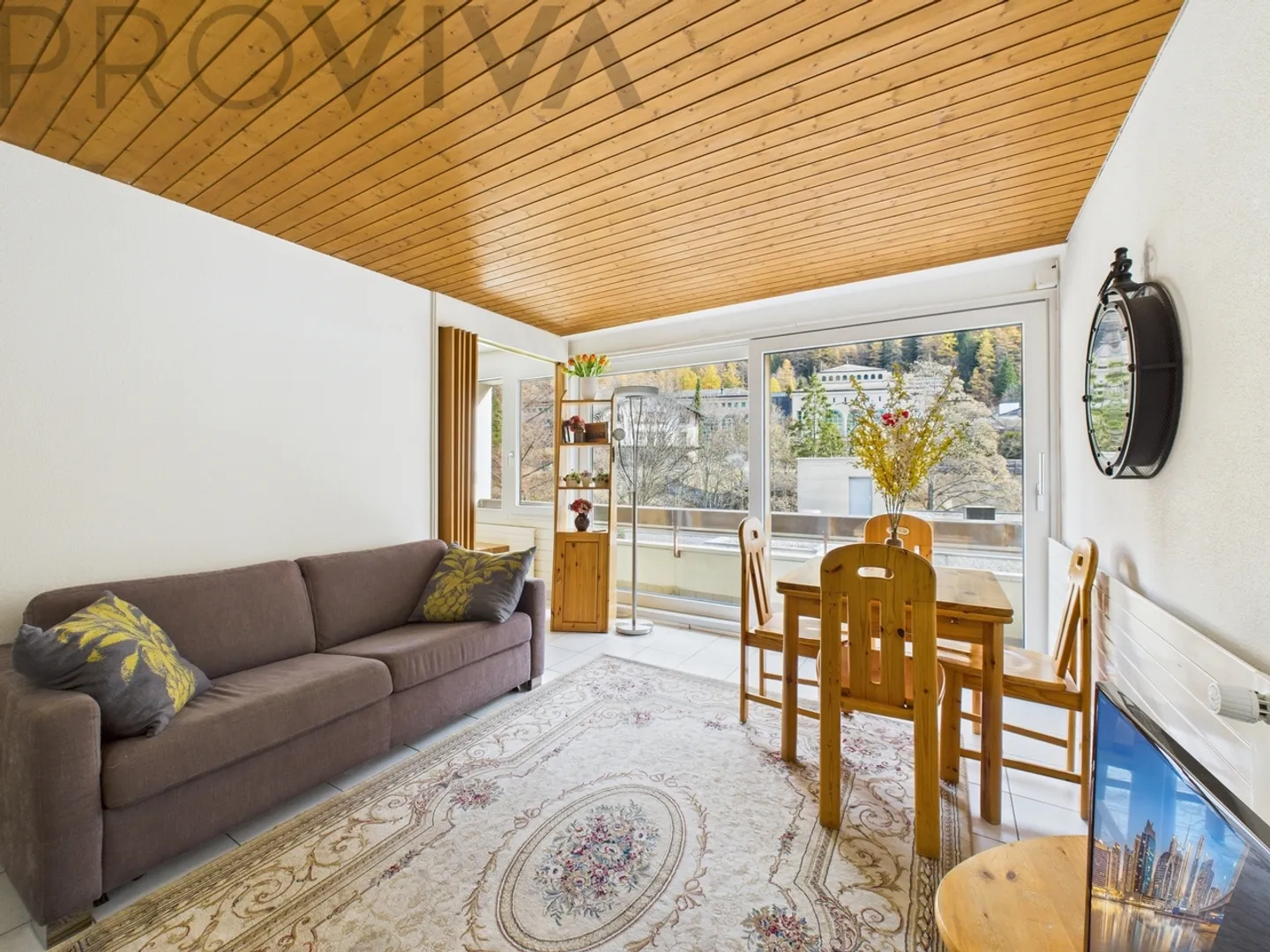 Appartement 2.5 pièces entièrement meublé avec potentiel de rendement ! - Photo 2 sur 8