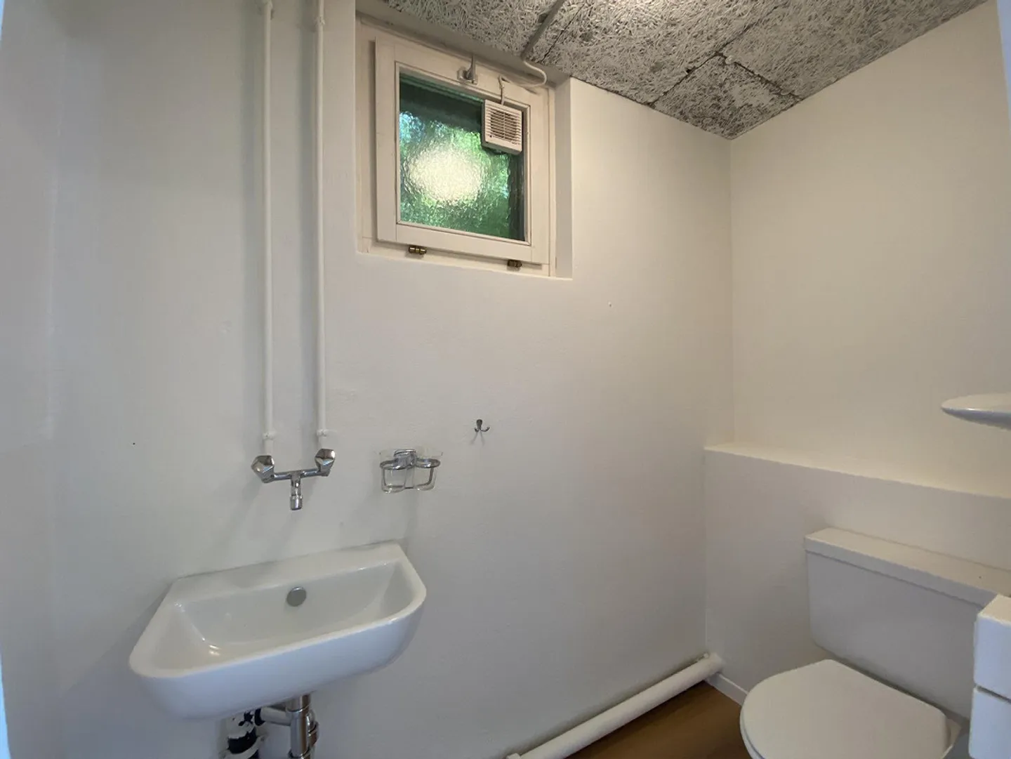 Studio / Spazio Ufficio / Locali di Stoccaggio - Foto 3 di 4