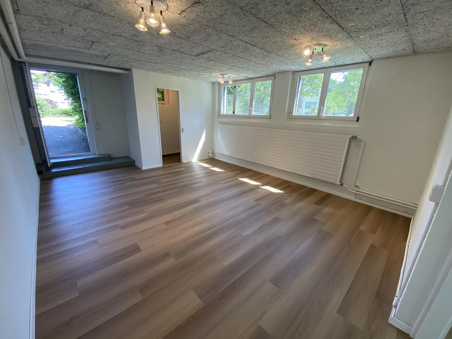 Studio / Spazio Ufficio / Locali di Stoccaggio - Foto 1 di 4