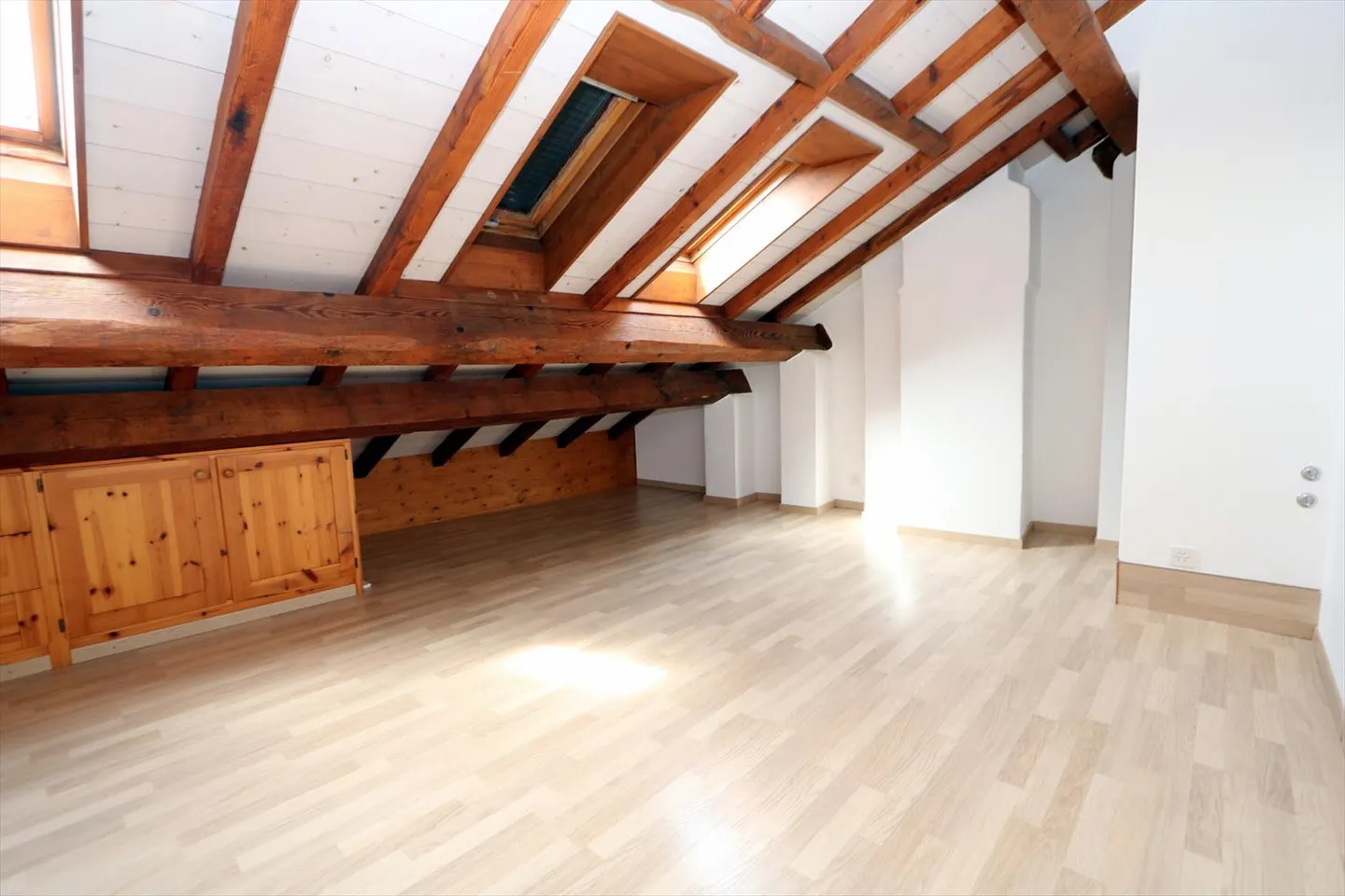 BERNEX - TRIPLEX-WOHNUNG MIT 5 - 6 ZIMMERN - GARTEN - PARKPLATZ - Foto 9 von 17
