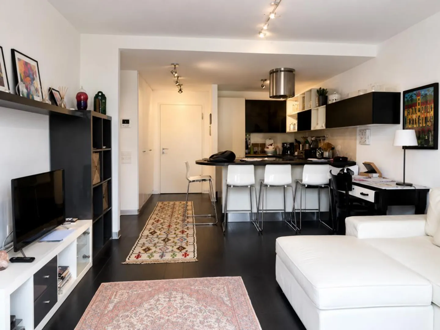 Bel appartement de 2,5 pièces avec jardin - Photo 2 sur 8