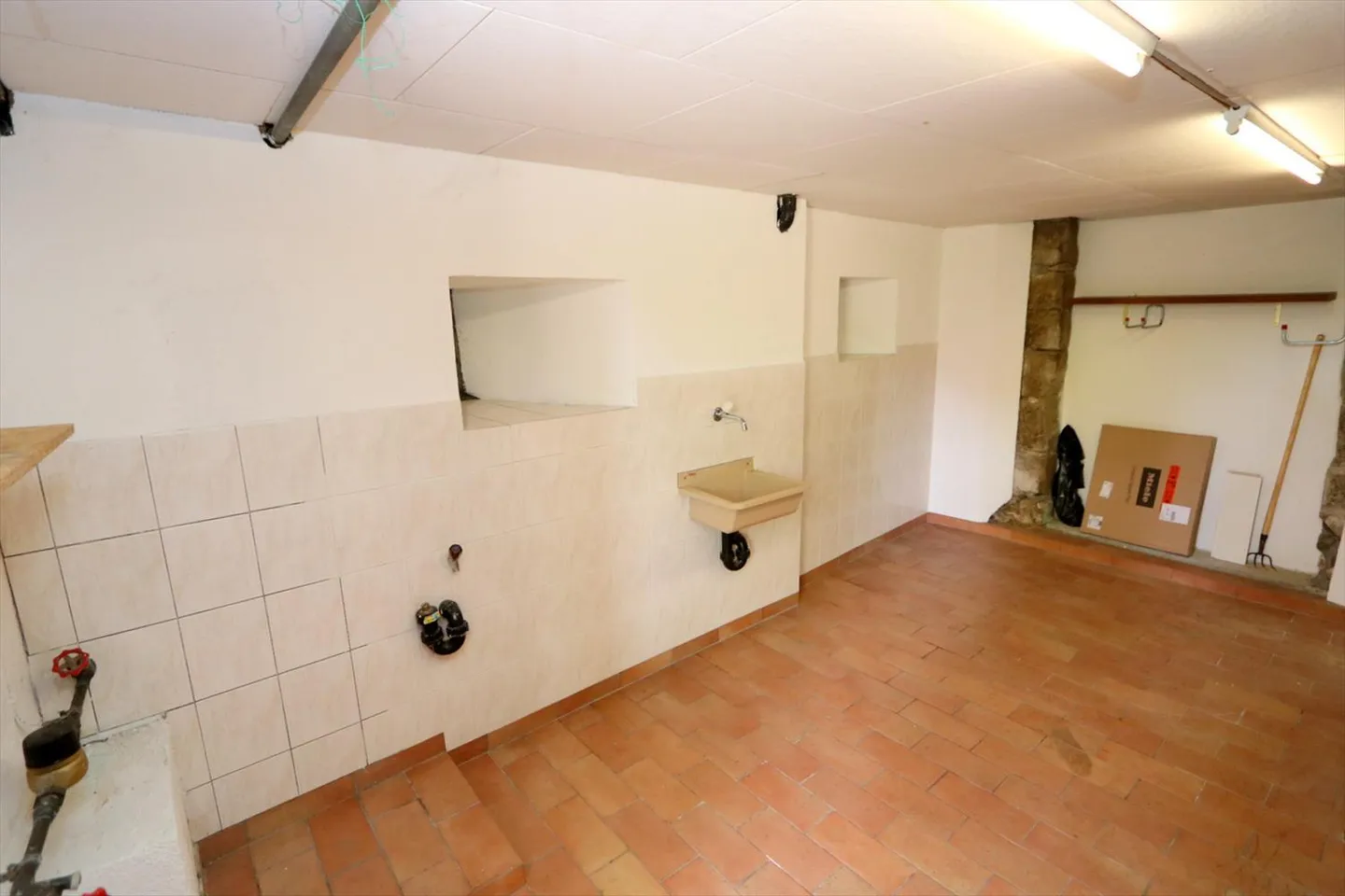 BERNEX - TRIPLEX-WOHNUNG MIT 5 - 6 ZIMMERN - GARTEN - PARKPLATZ - Foto 17 von 17