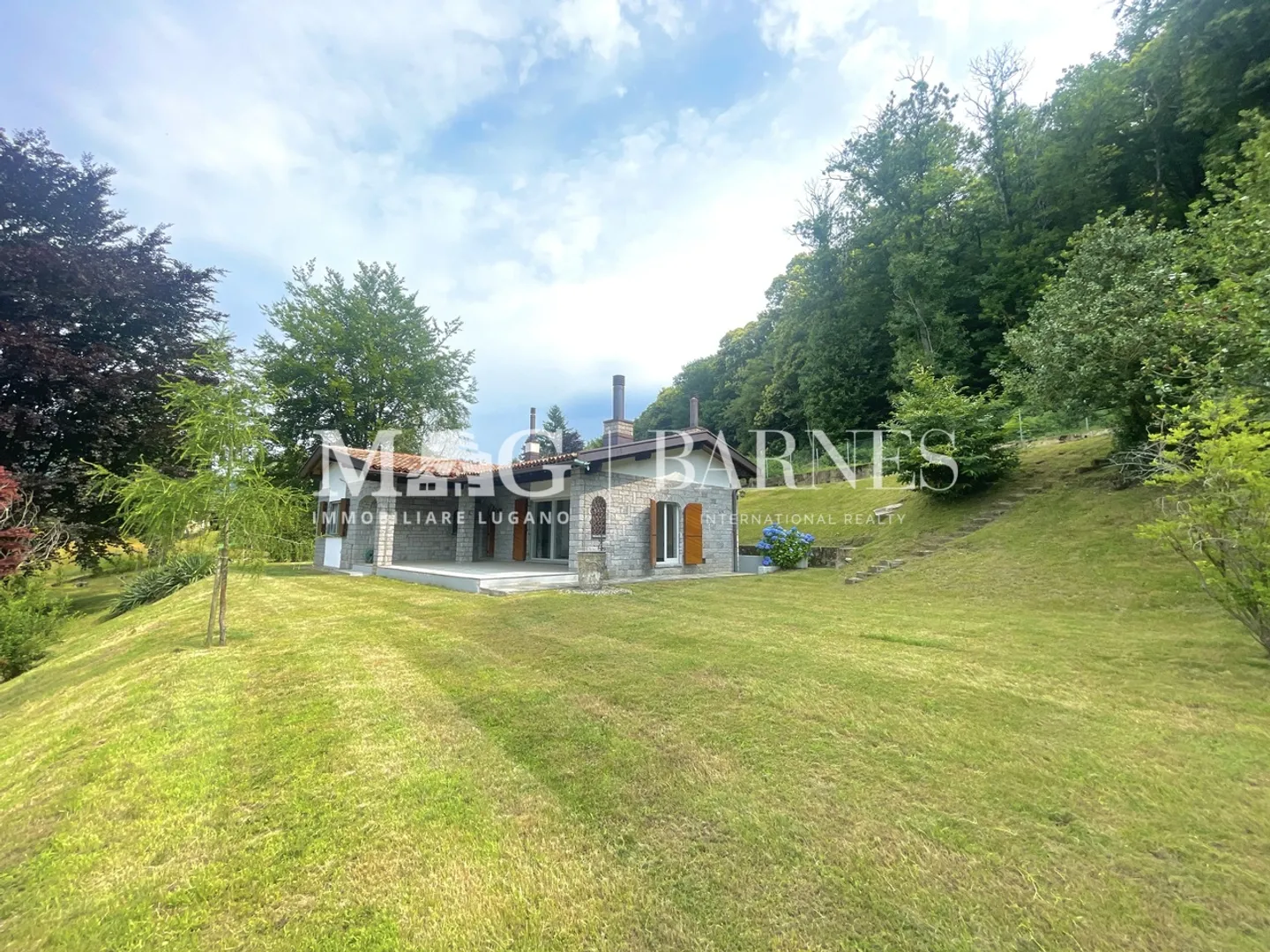 Lugano : Maison immergée dans la verdure avec grand jardin - Photo 2 sur 14