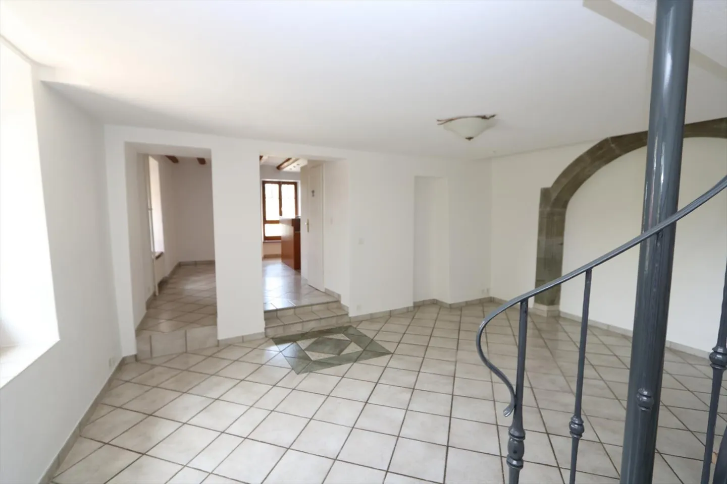 BERNEX - TRIPLEX-WOHNUNG MIT 5 - 6 ZIMMERN - GARTEN - PARKPLATZ - Foto 5 von 17
