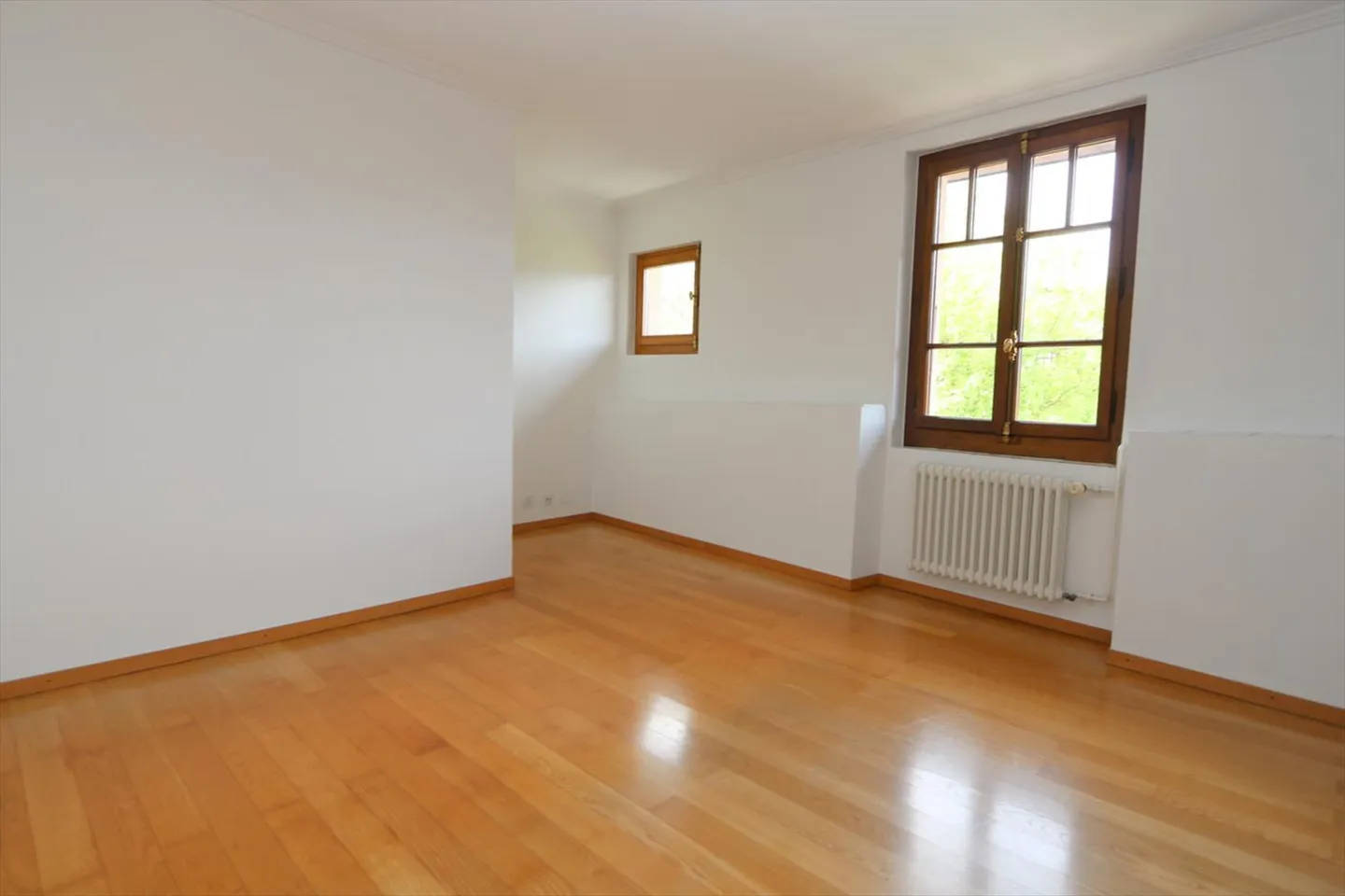BERNEX - TRIPLEX-WOHNUNG MIT 5 - 6 ZIMMERN - GARTEN - PARKPLATZ - Foto 7 von 17