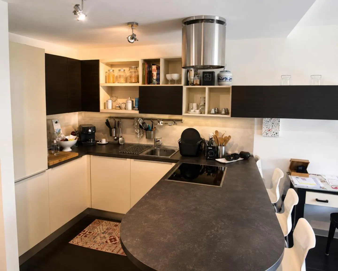 Bel appartement de 2,5 pièces avec jardin - Photo 4 sur 8