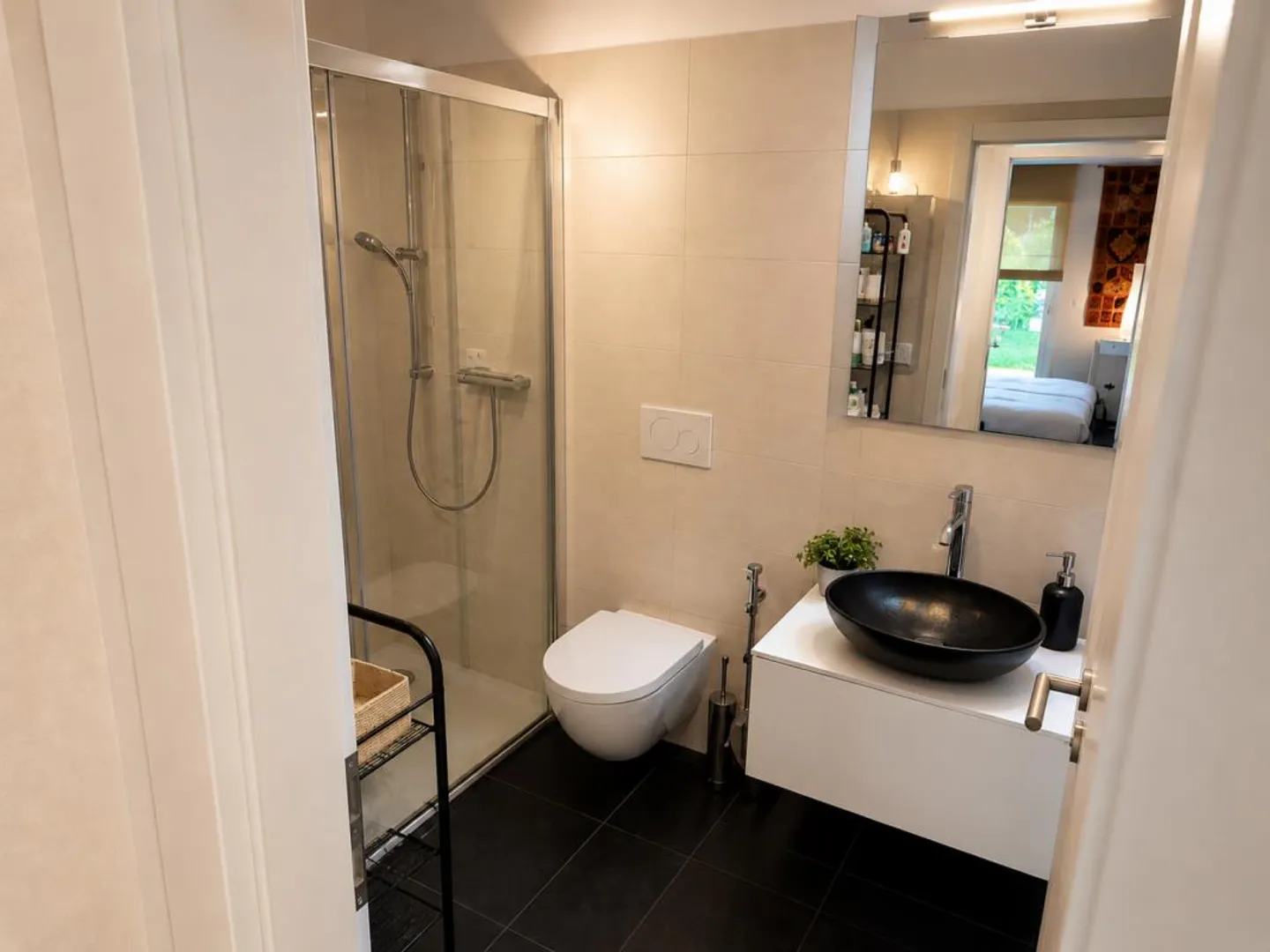 Bel appartement de 2,5 pièces avec jardin - Photo 6 sur 8