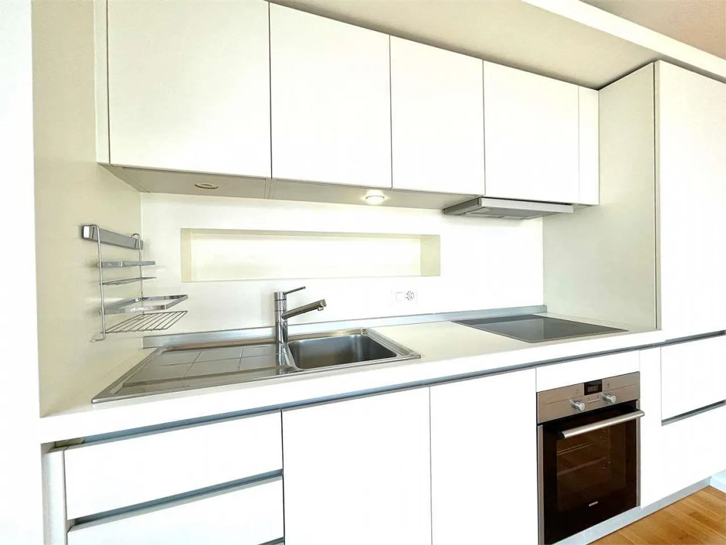Lugano Center - Modern 2.5 rooms with large exclusive penthouse terrace - Photo 7 of 8