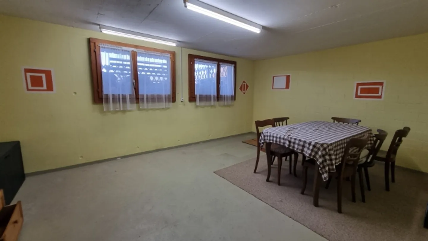 5.5-Room Maisonette with Lake View in Gwatt/Thun - Buy - Photo 10 of 13