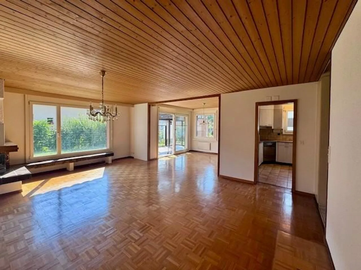 Ampia casa di 5,5 stanze con giardino d'inverno - Foto 6 di 17