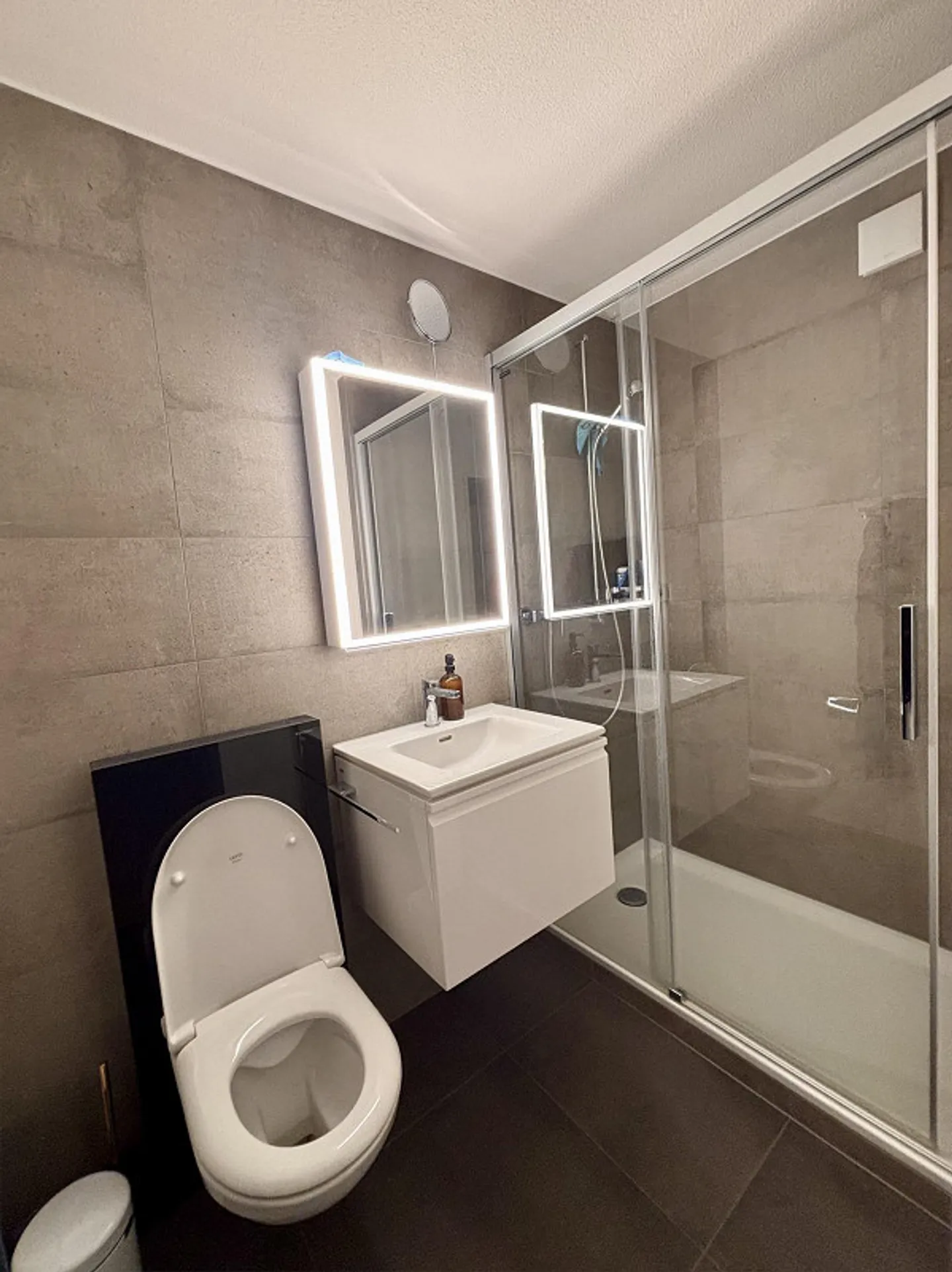 Quiet 4.5 Room Apartment in the Green - Photo 8 of 9