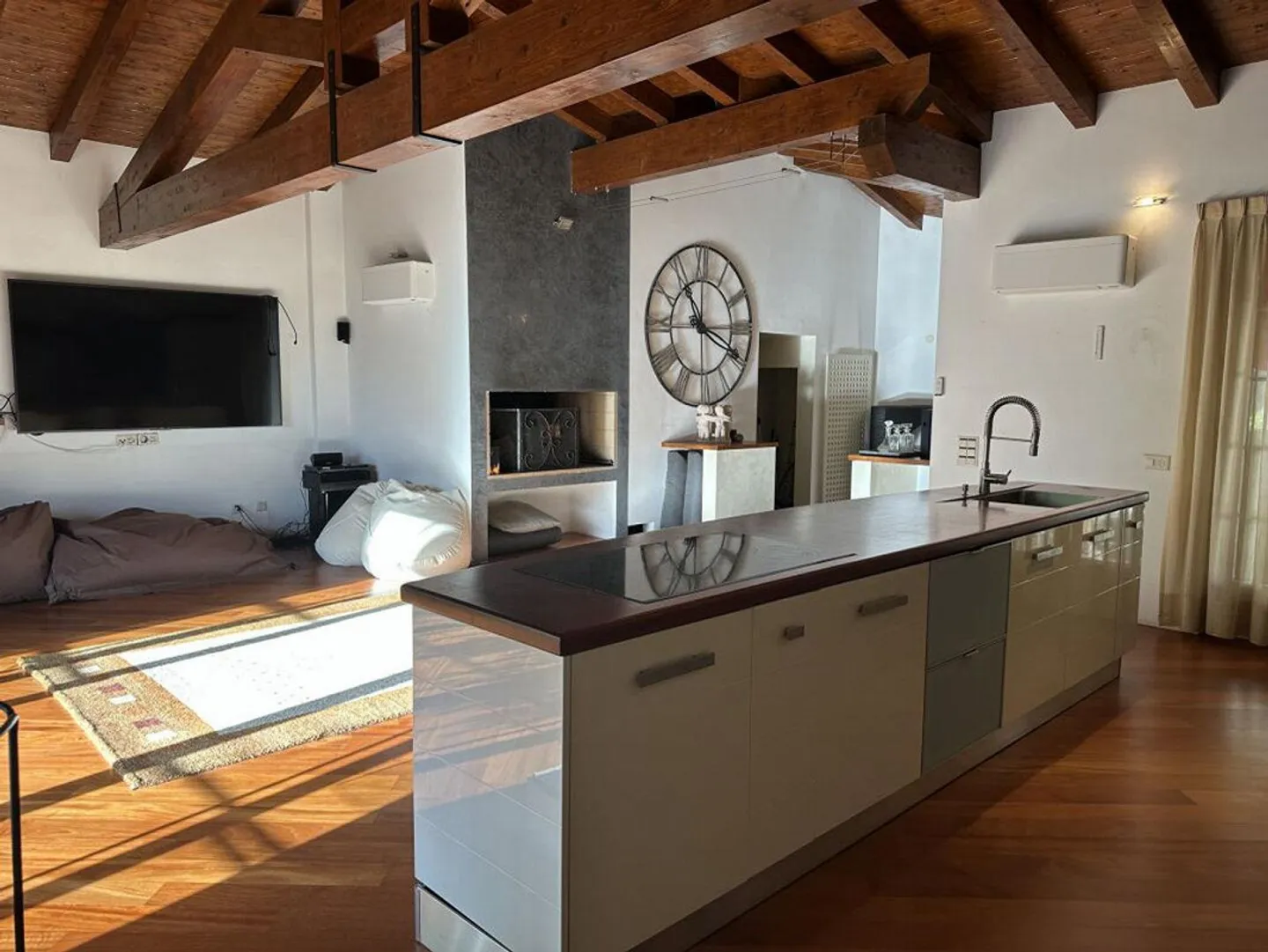 EXCLUSIVE VILLA BETWEEN NATURE, LUXURY AND BREATHTAKING PANORAMA - Photo 6 of 13