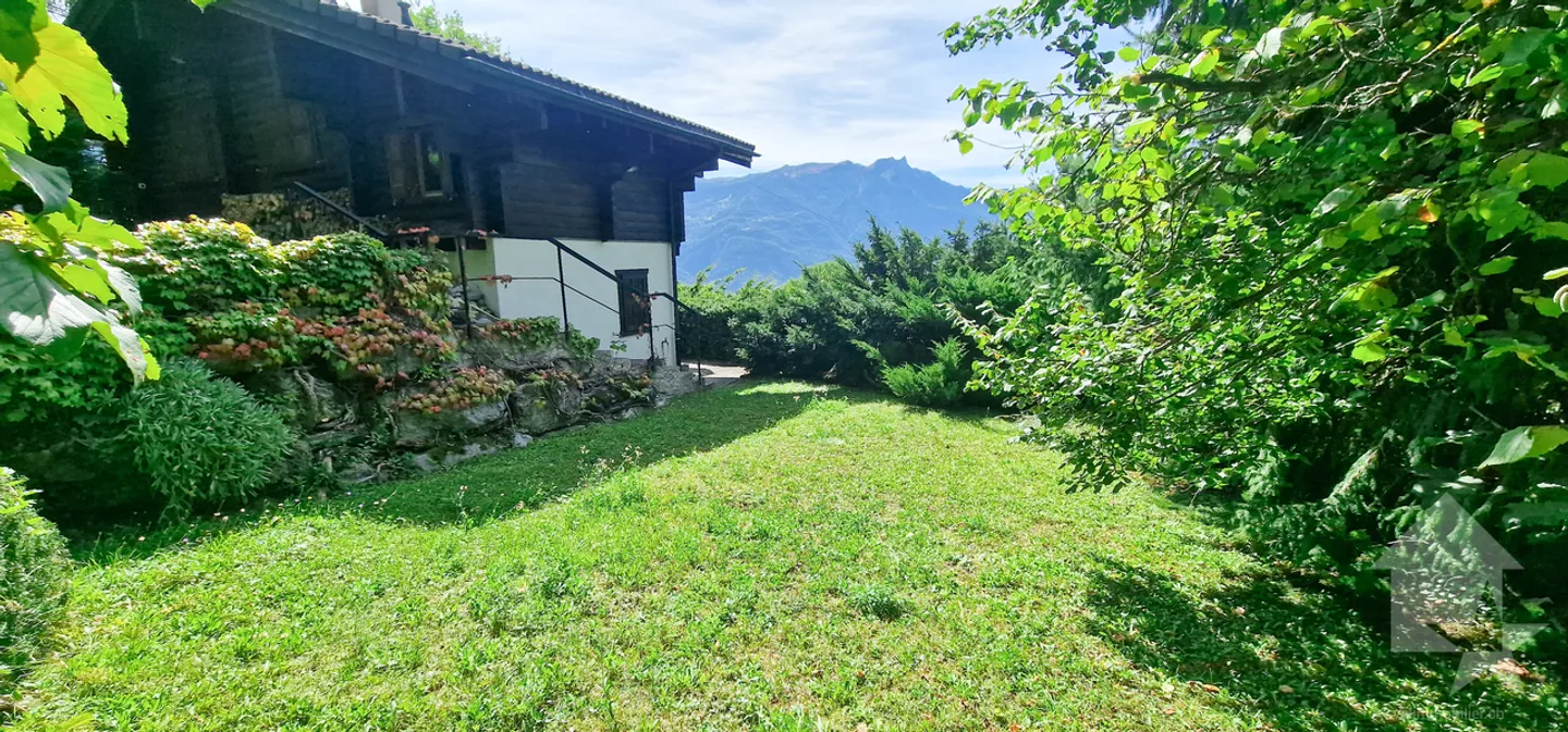 Charmantes Chalet mit 4,5 Zimmern, herrlicher Blick, sehr ruhig und sonnig - Foto 2 von 13