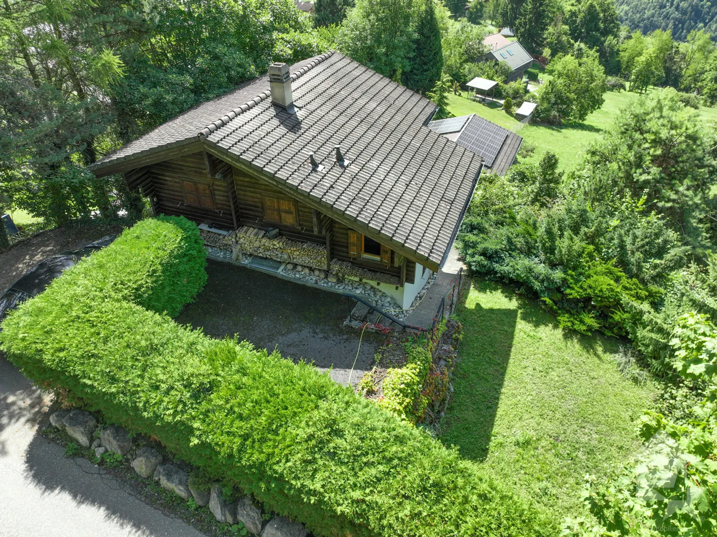 Charmantes Chalet mit 4,5 Zimmern, herrlicher Blick, sehr ruhig und sonnig - Foto 3 von 13