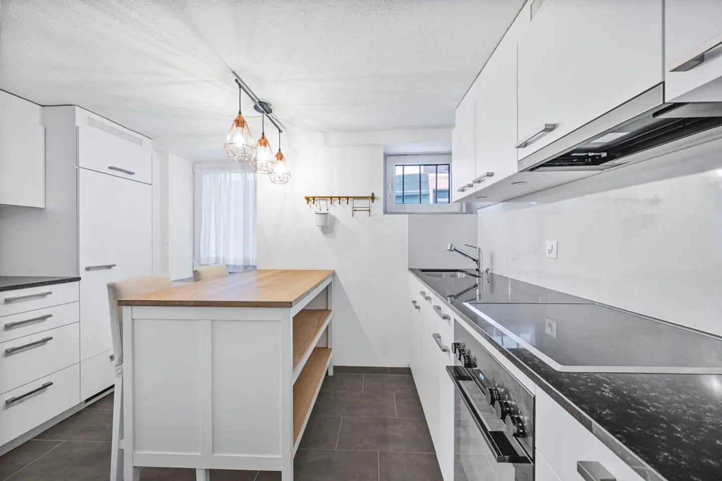 Appartement rénové au cœur de Stäfa - Photo 3 sur 10