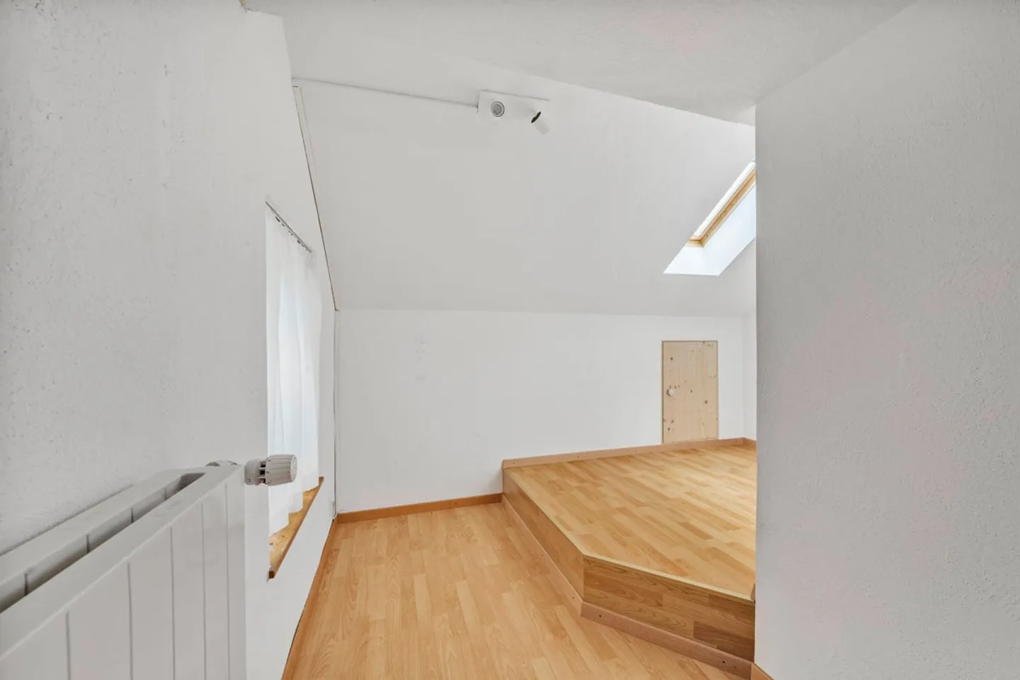 Appartement rénové au cœur de Stäfa - Photo 7 sur 10