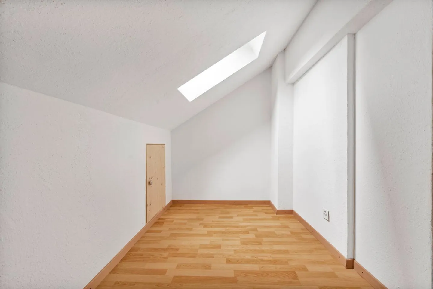 Appartement rénové au cœur de Stäfa - Photo 8 sur 10