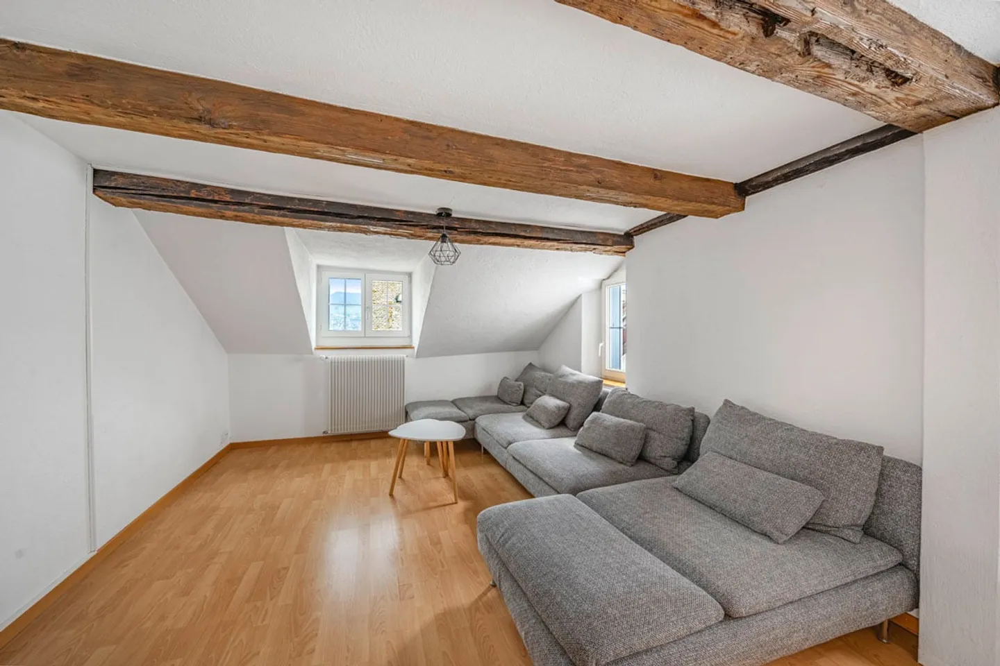 Appartement rénové au cœur de Stäfa - Photo 9 sur 10