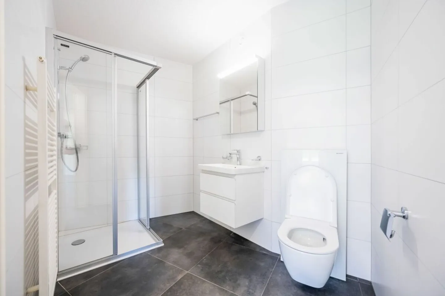 Appartement Rénové avec Vue Lac - Photo 1 sur 10