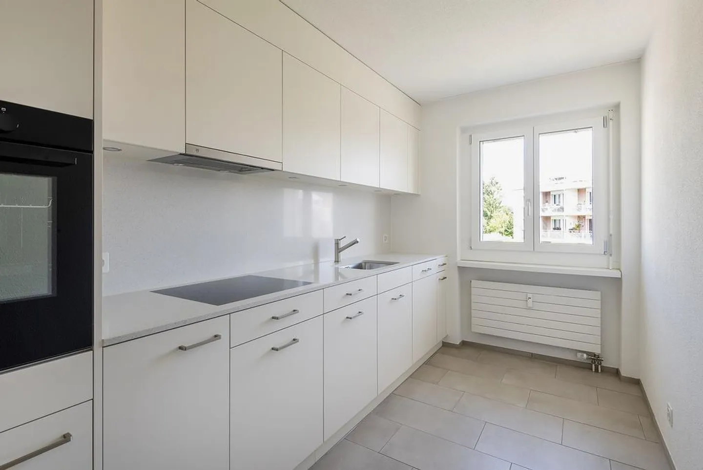 Appartement 3 pièces fraîchement rénové avec balcon et tour de lavage - Photo 1 sur 4