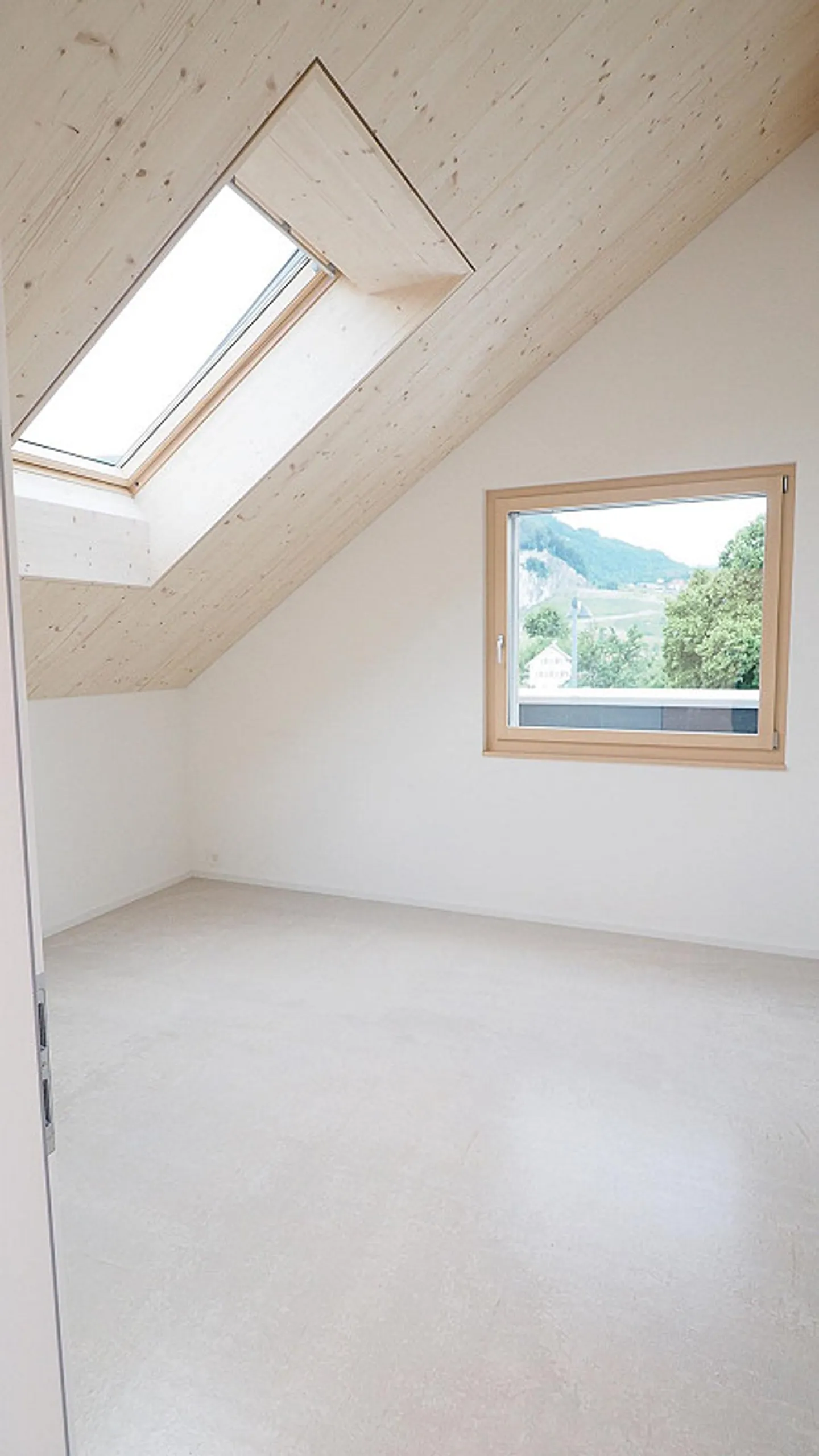 Appartement sous les combles - Photo 5 sur 7