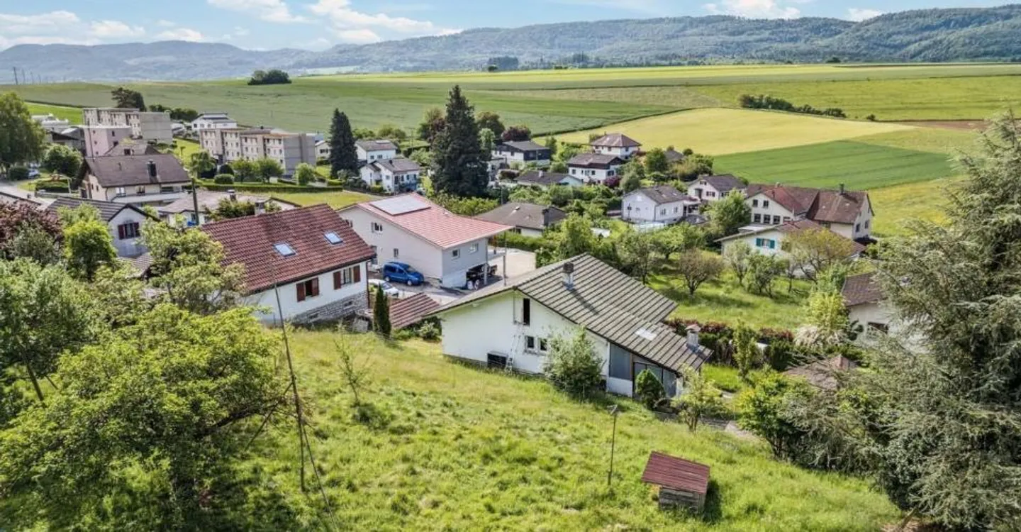 Building plot of 1,590 m² in Fontenais - Real estate project opportunity - Photo 1 of 5