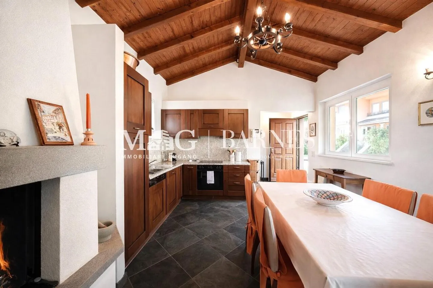 Lugano : Villa élégante avec piscine et dépendance - Photo 33 sur 36