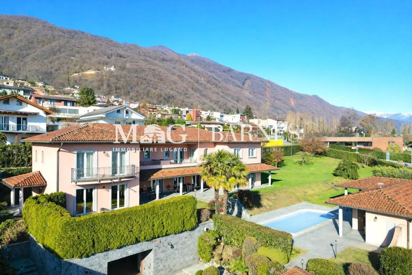 Lugano : Villa élégante avec piscine et dépendance - Photo 34 sur 36