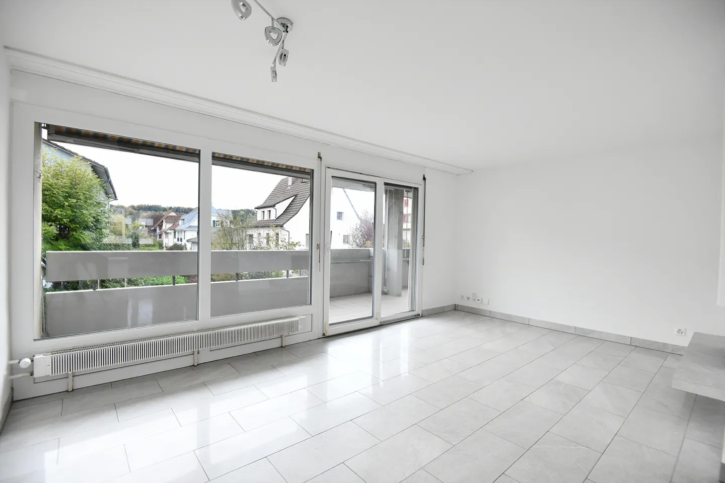 APPARTAMENTO DI PROPRIETÀ A ZOFINGEN - Foto 2 di 12