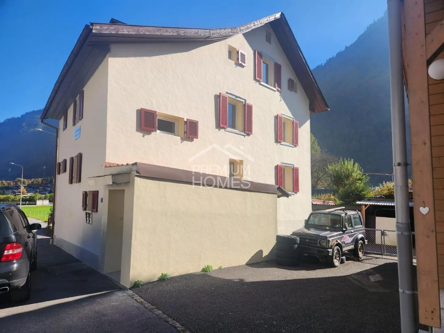 Charmantes freistehendes Haus in Linthal - Foto 3 von 11