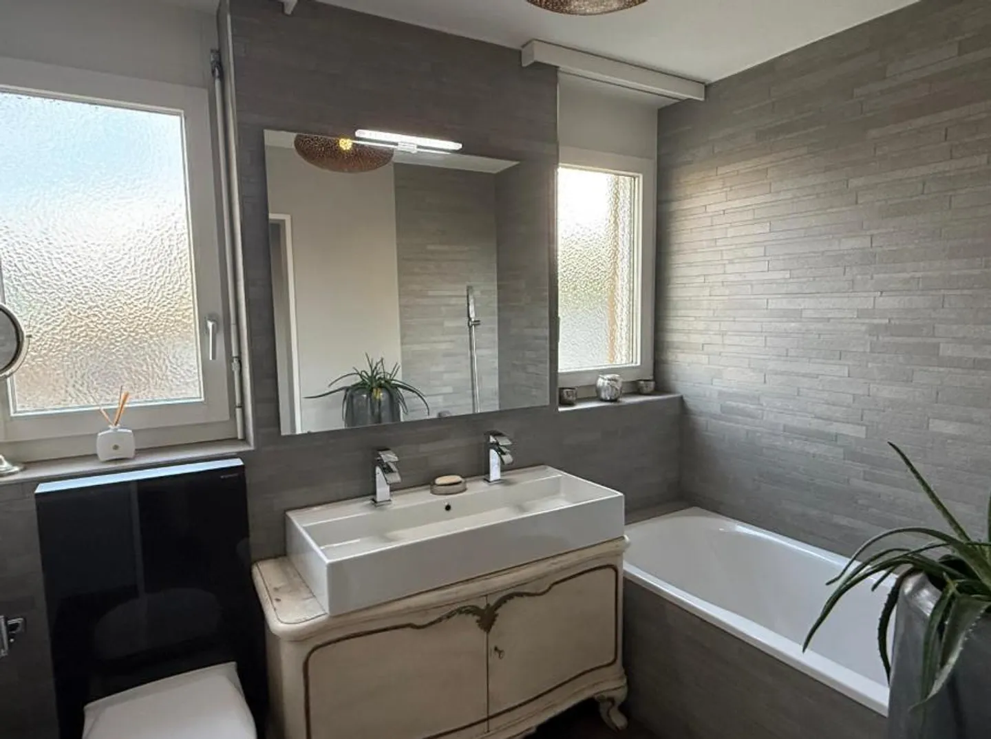 Appartement au rez-de-chaussée exclusif à louer - Photo 8 sur 9