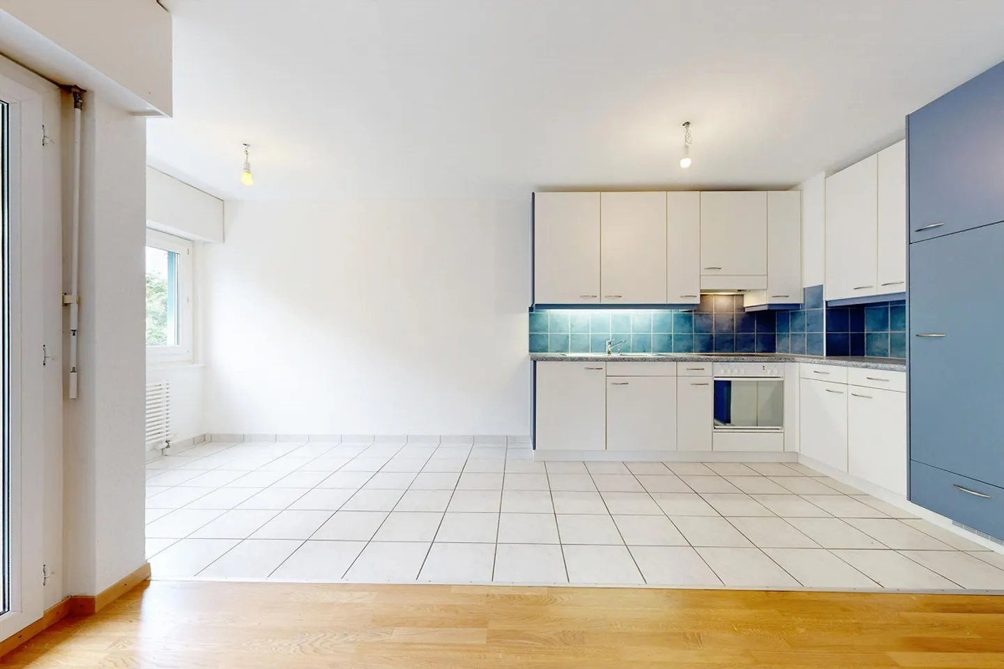 Apartment near downtown Lausanne - Photo 2 of 11