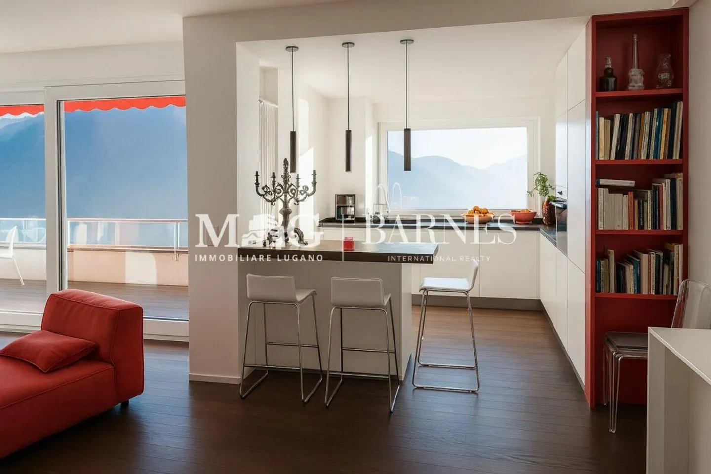 Exclusive panoramic apartment in Aldesago - Photo 2 of 8