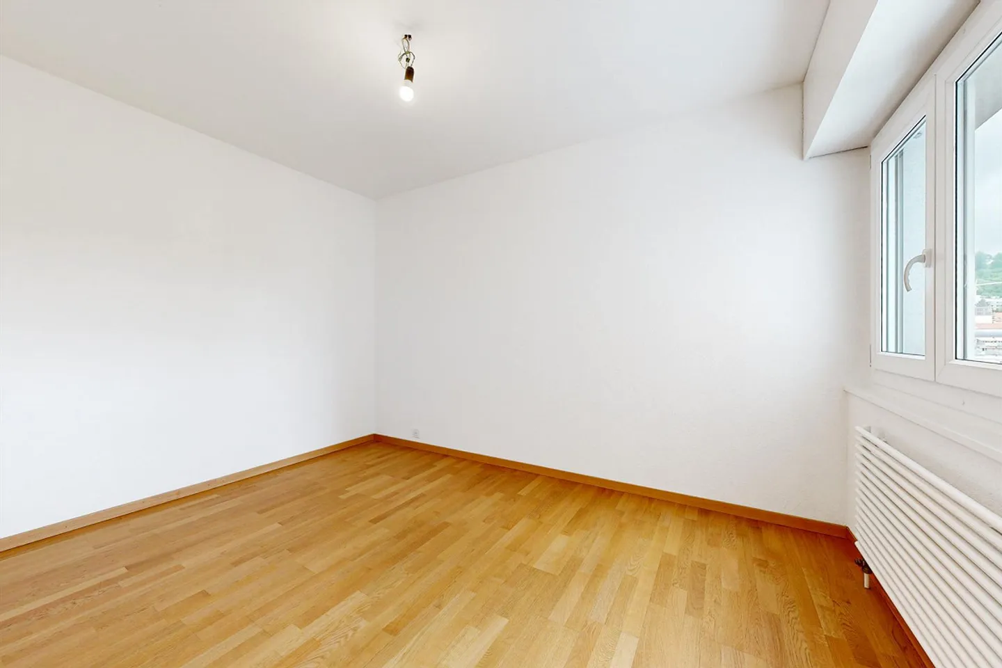 Apartment near downtown Lausanne - Photo 6 of 11