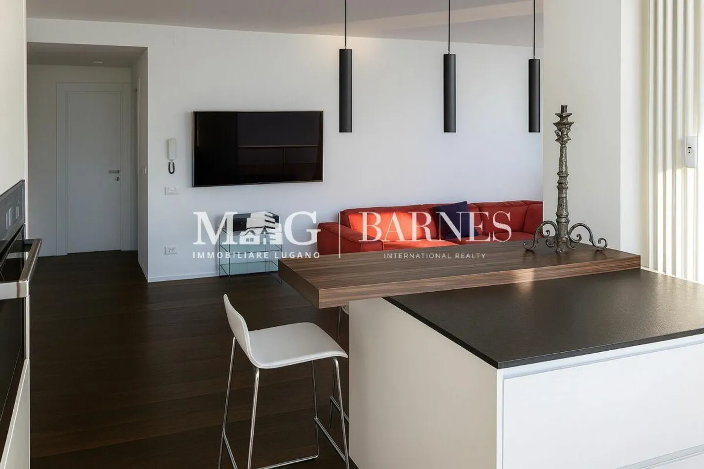 Exclusive panoramic apartment in Aldesago - Photo 7 of 8