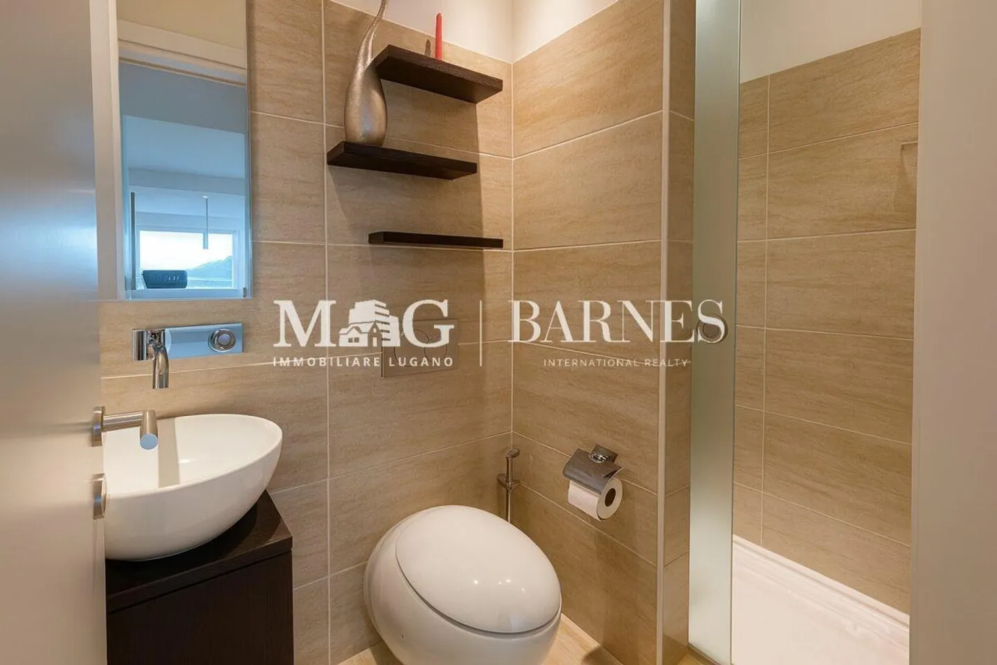 Exclusive panoramic apartment in Aldesago - Photo 8 of 8