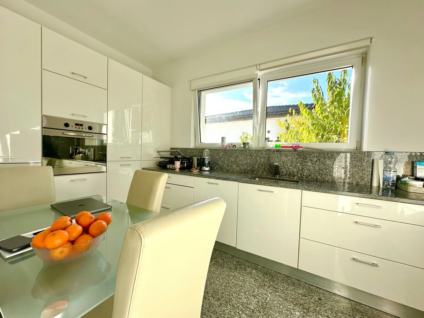 Sonnige Villa mit atemberaubendem Blick - Foto 4 von 13