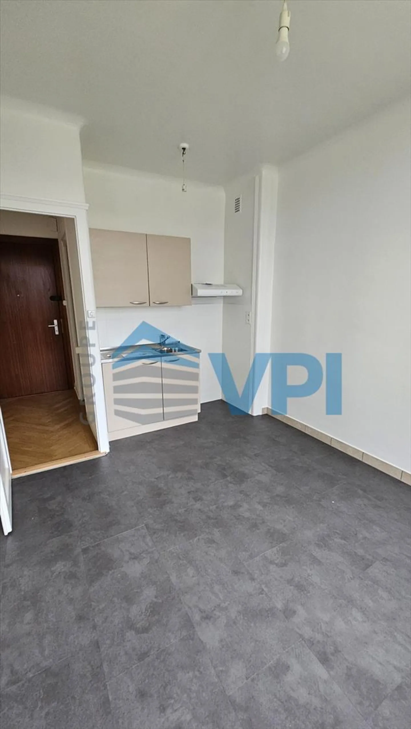 2 rooms in Pâquis close to the lake - Photo 2 of 8