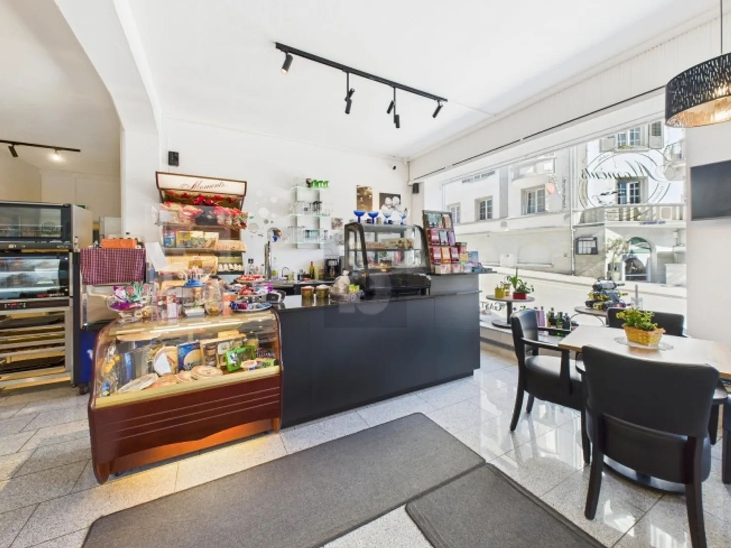 «BISTRO MIT CHARME» - Foto 1 von 6
