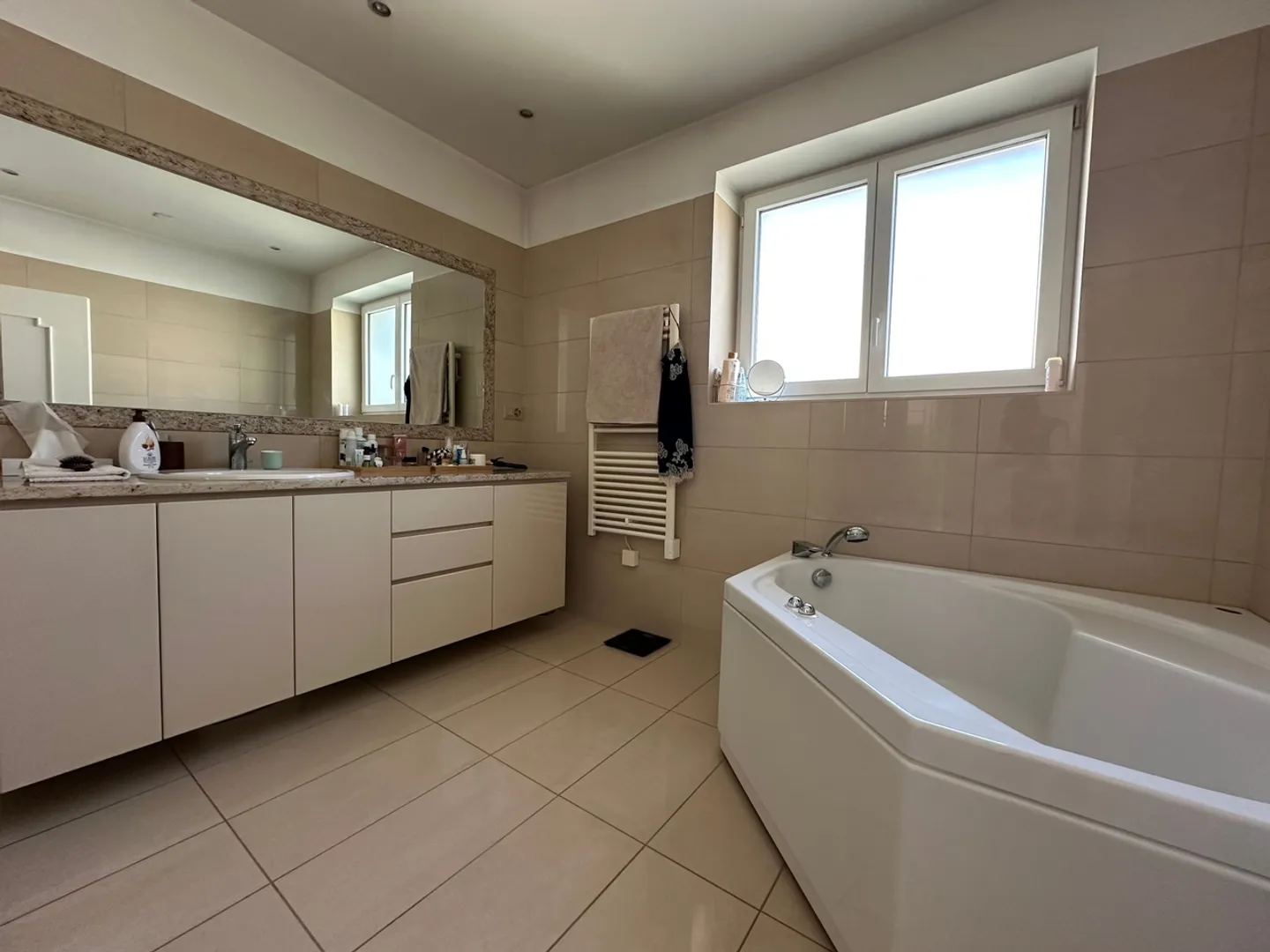 Sonnige Villa mit atemberaubendem Blick - Foto 10 von 13