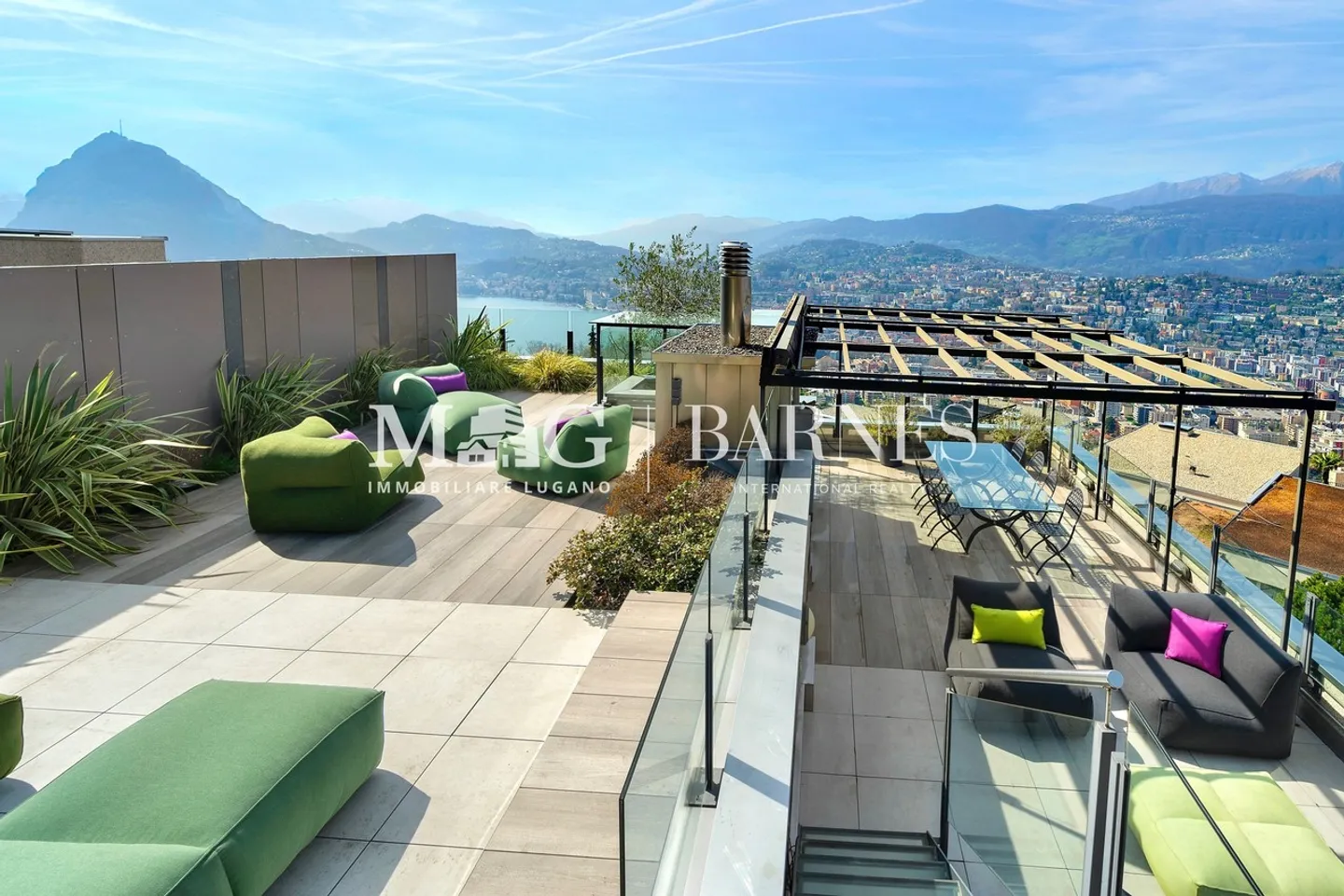 Lugano, Aldesago : Penthouse 5.5 pièces avec vue sur le lac, terrasse et jacuzzi - Photo 1 sur 18